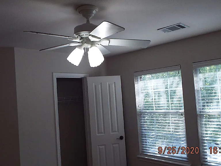 204 Cinnabar Trl — Photo 32