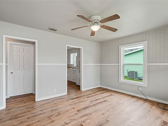 3rd image of 4321 Starlite Ln