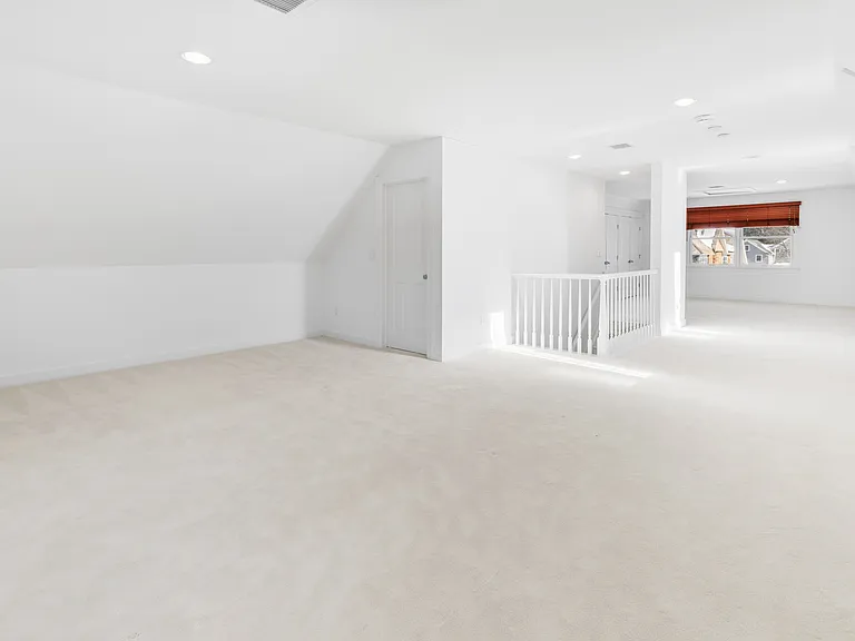 141 Harvest Ln — Photo 27