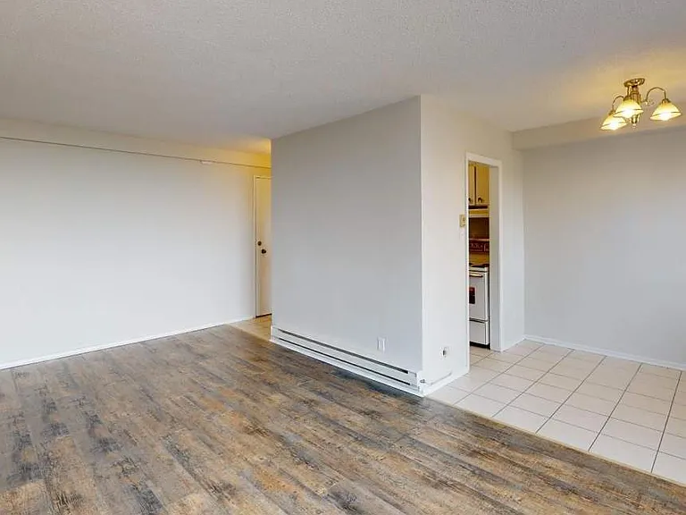 780 Ouellette Ave — Photo 3
