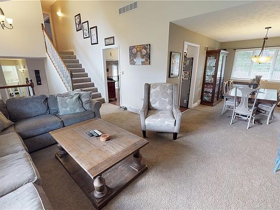 5th image of 7702 W Parkside Dr
