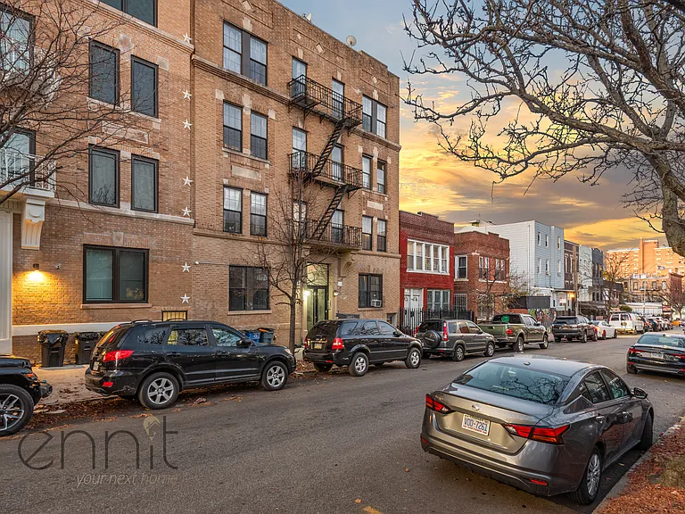 119 Linden St #17 — Photo 12