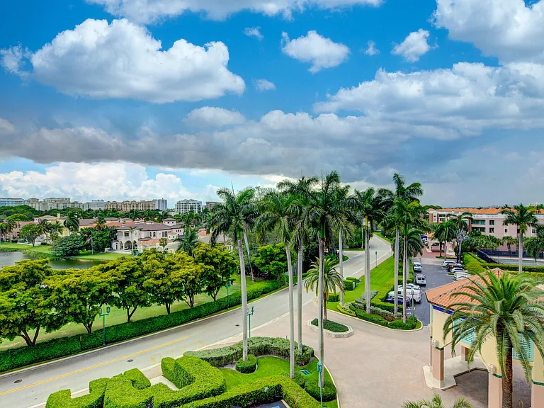 300 SE 5th Ave #6160 — Photo 59