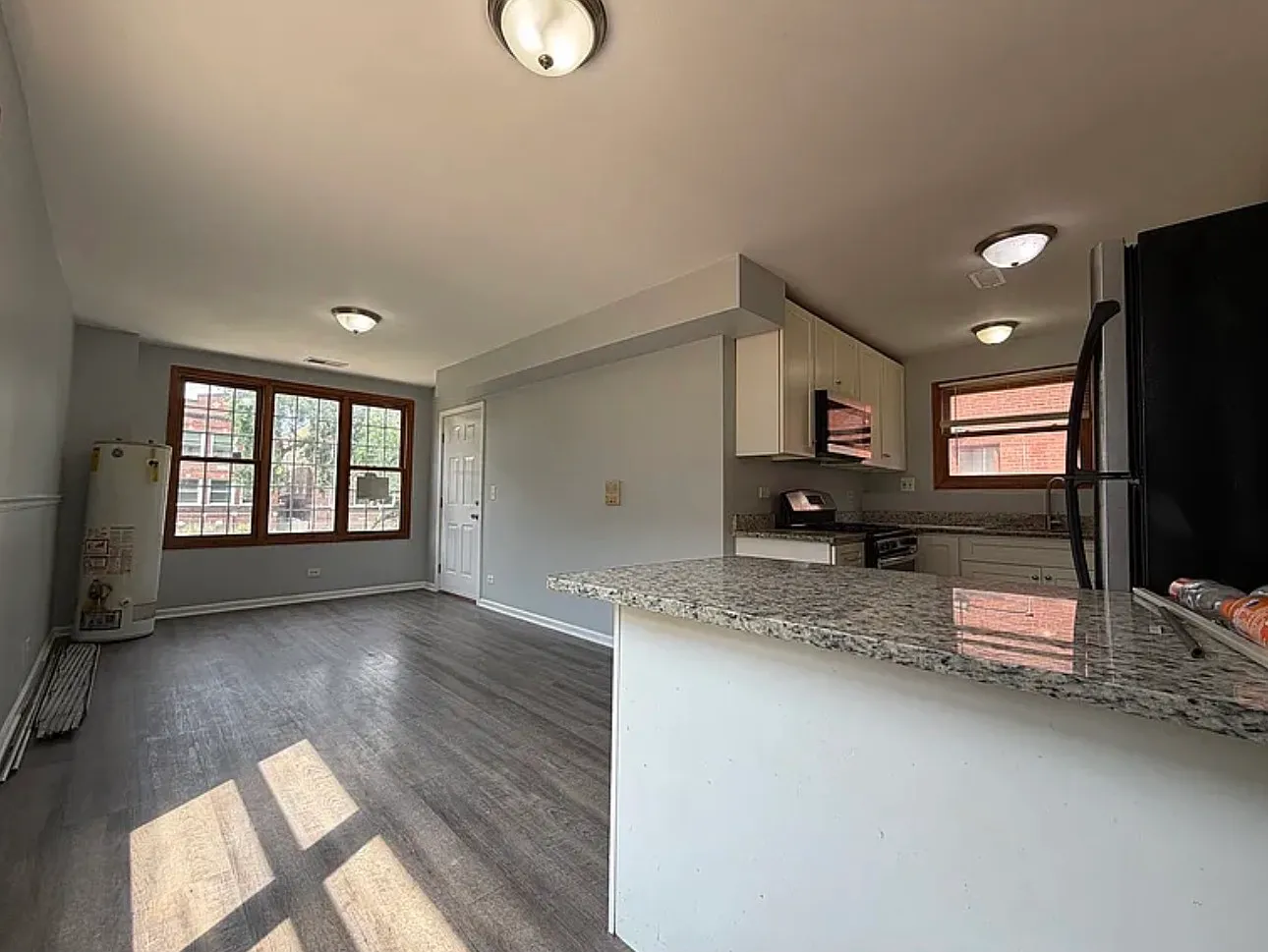 3 bed, 1500 sqft, $2,100 — Photo 3