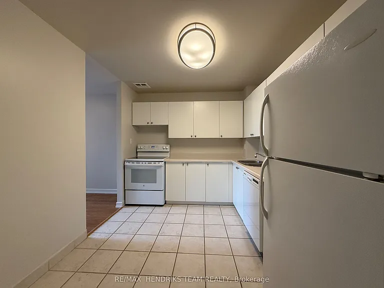 128 Saint Augustine Dr #215 — Photo 2