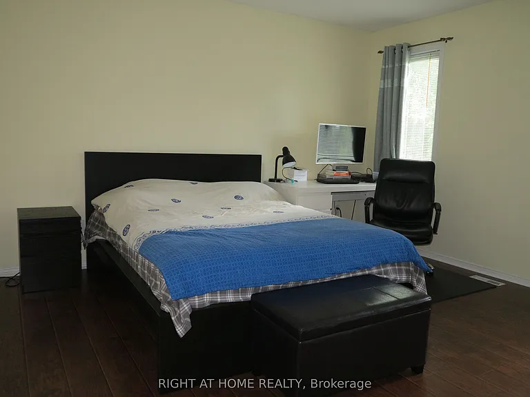 35 Moraine Cres — Photo 15