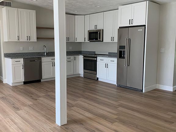 3rd image of 319 Apopka St