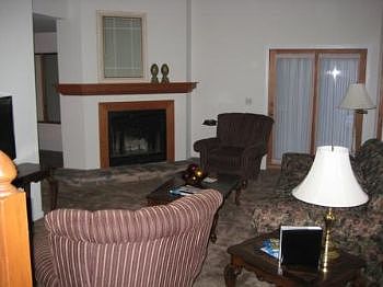 3rd image of 3462 Meadow Crest Cir