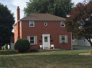 595 Como Ave, Struthers, OH 44471