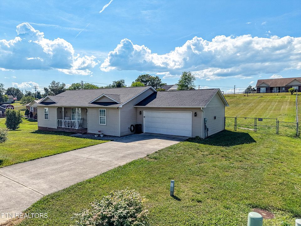 1st image of 219 Twin Ridges Dr