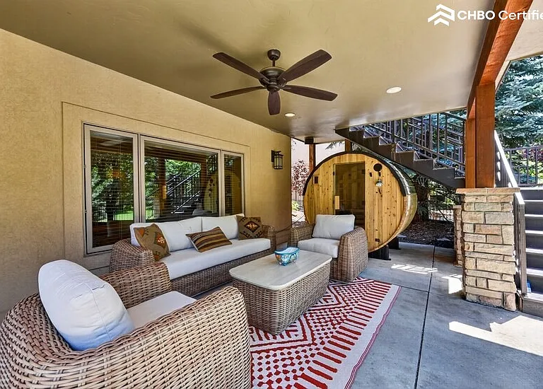 1001 Belvedere Ct — Photo 3