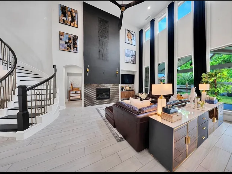 8826 Forest Side Dr — Photo 11