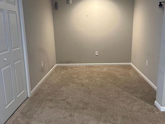 3rd image of 5 Willow Dr