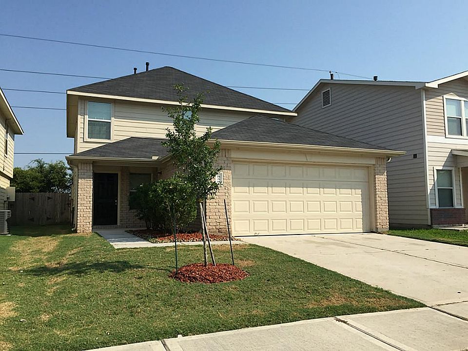 1st image of 858 Darbydale Crossing Ln