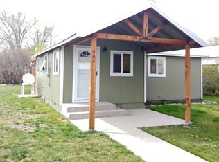 484 S Fairview Ave, Burns, OR 97720