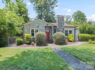 1909 Arlington Pl, Hendersonville, NC 28791