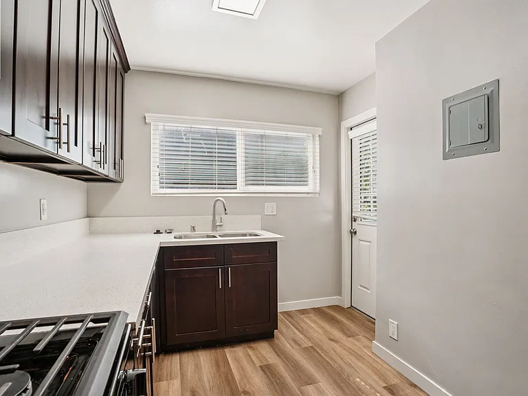 Ladera Townhouse — Photo 9