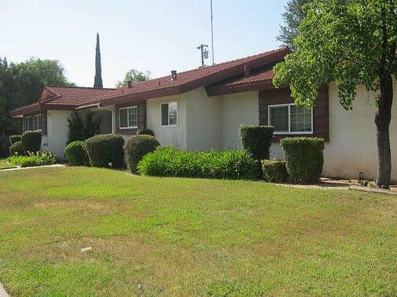 3rd image of 674 W Bullard Ave