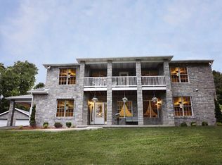 403 Walton Tea Room Rd, Greensburg, PA 15601