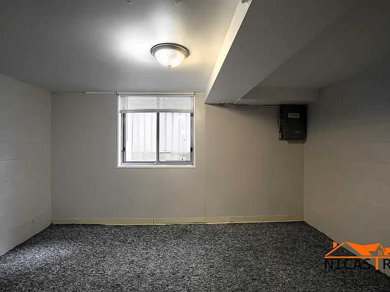 215 E Lane Ave #D — Photo 30