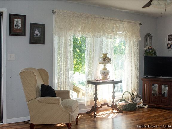 3rd image of 412 W Campbell Street
