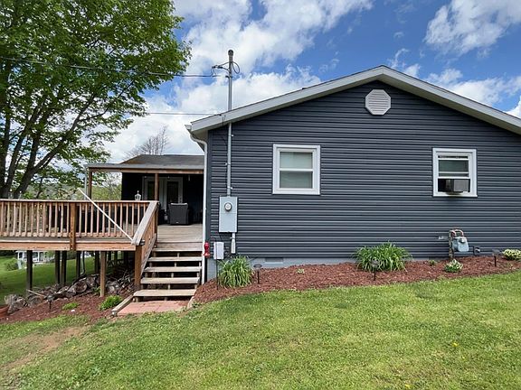 3rd image of 235 Hickory Dr