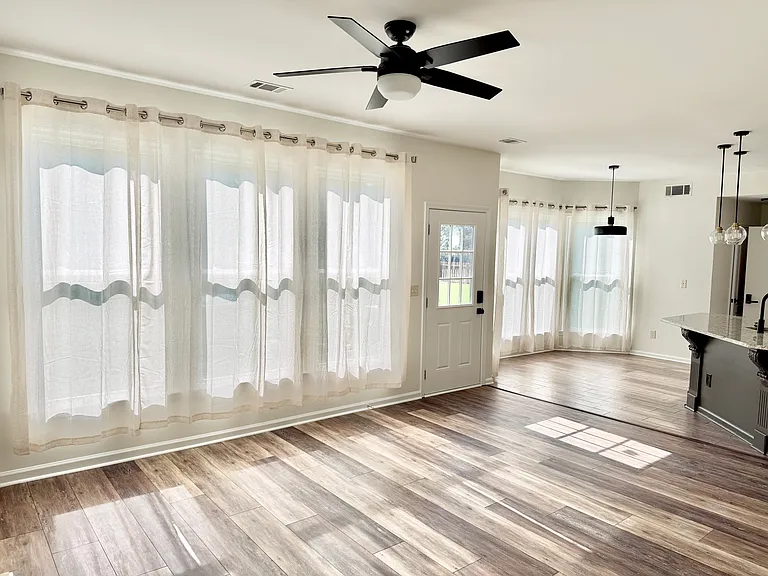 105 Springlaurel Ct — Photo 11