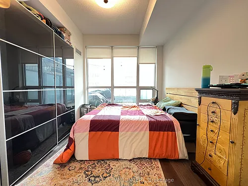 98 Lillian St #812 Photo 1