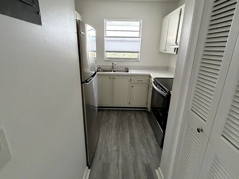 420 W Palm St #24 — Photo 6