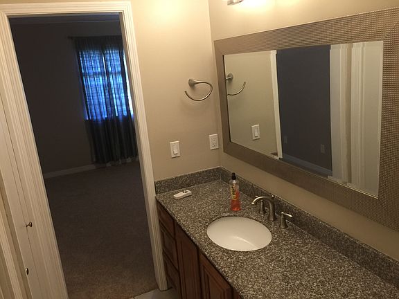 3rd image of 590 Heritage Lakes Ave