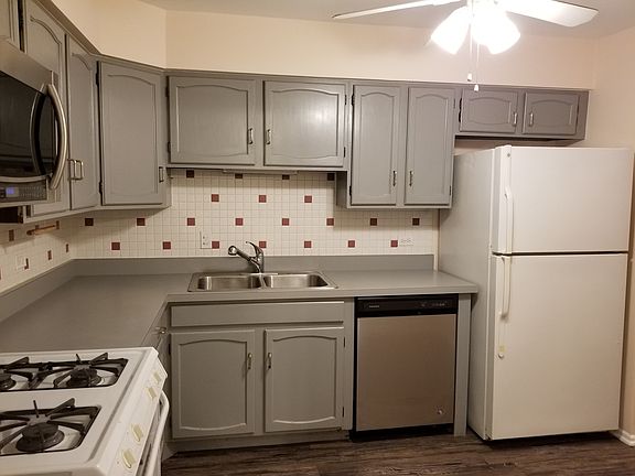 3rd image of 3350 Carriage Way Dr #404