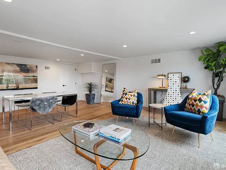 628 Los Palmos Dr — Photo 19