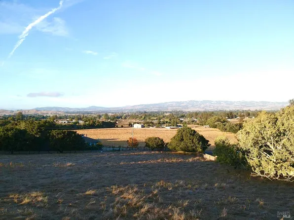 2381 Eastman Lane, Petaluma, CA 94952