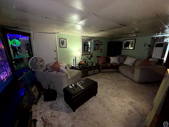 3rd image of 1919 SE Iowa Ave