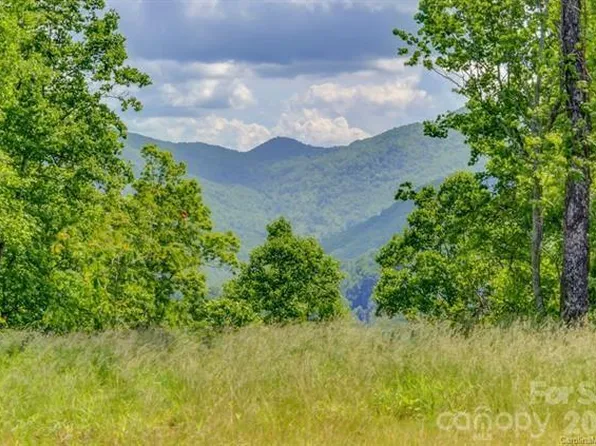 69 Whisper Mountain Dr, Leicester, NC 28748