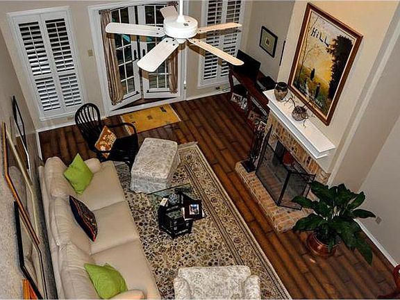 3rd image of 7211 Lakewood Dr #A-103