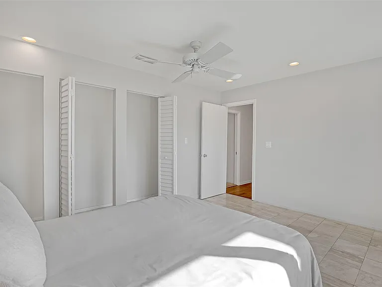 4989 Pineview Cir — Photo 11