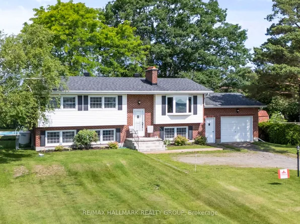 22 Saint Lawrence Ct, Augusta, ON K0E 1T0