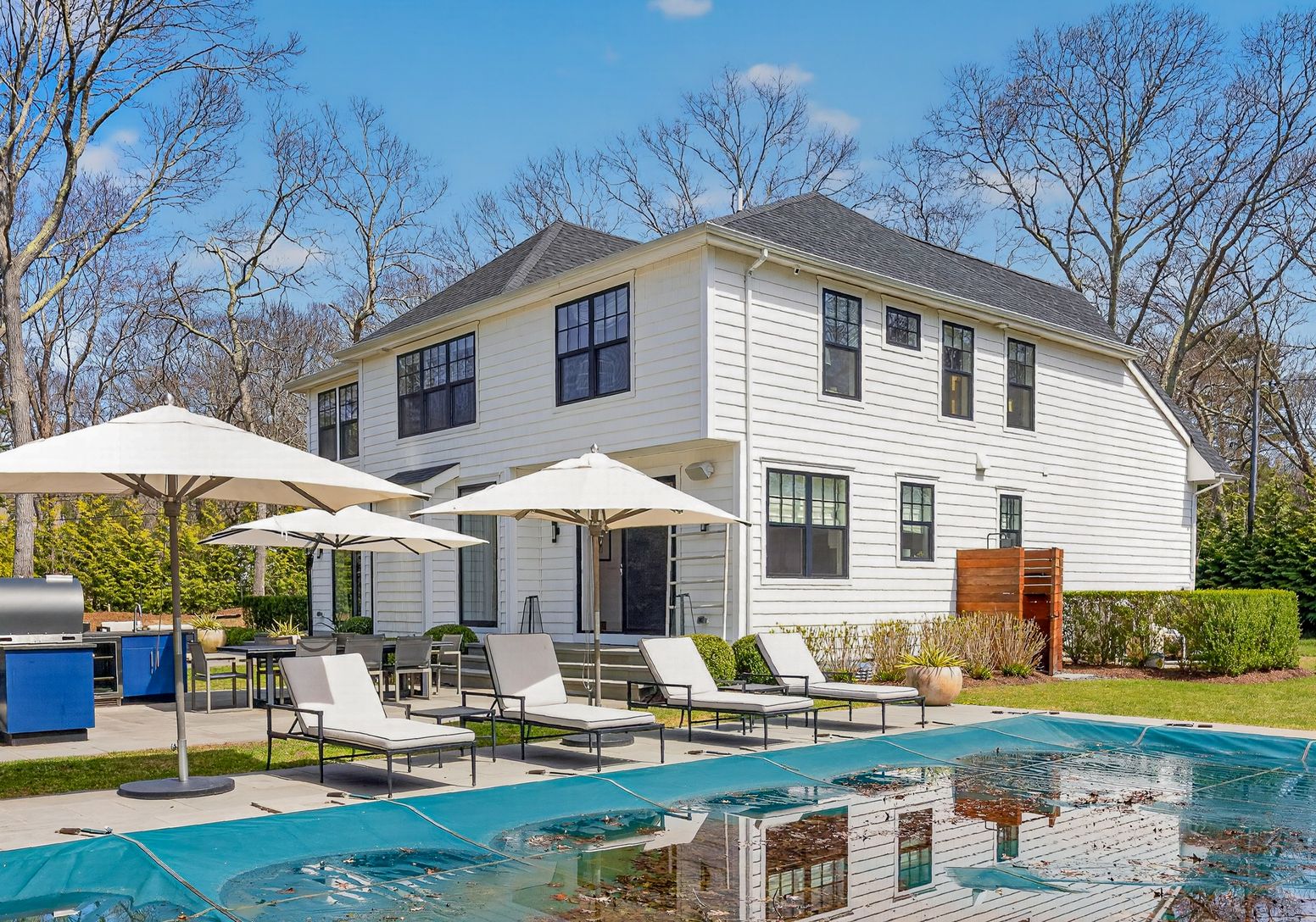  Heated gunite pool