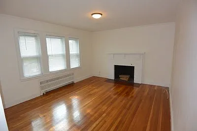 3 bed, $1,000 — Photo 1