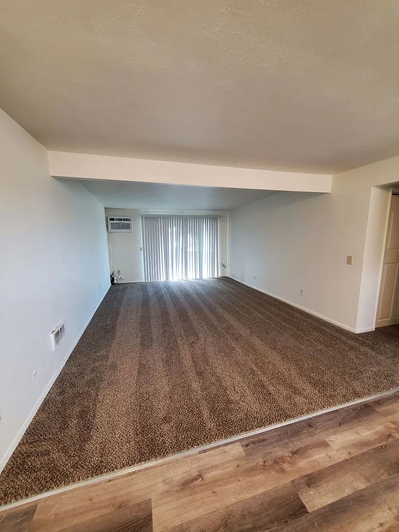 624 E Nelson Road — Photo 1