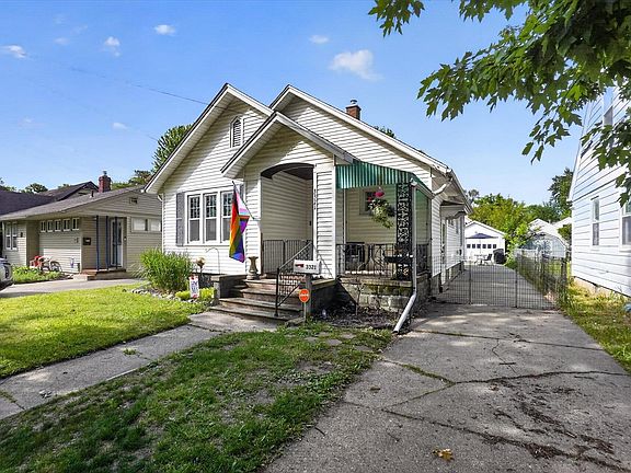 4th image of 3321 Court St