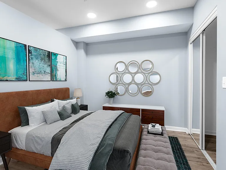 Bedroom with closet - Furniture is virtual staged