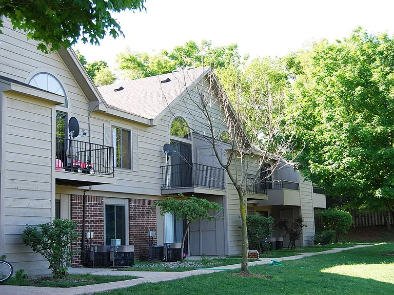 Swiss Valley Apartments — Photo 35