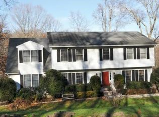 13 Princeton Ln, New Fairfield, CT 06812