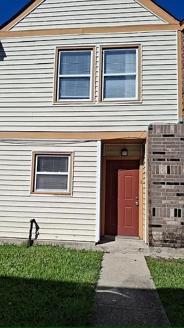 1st image of 2916 N Monterey Ct APT C3