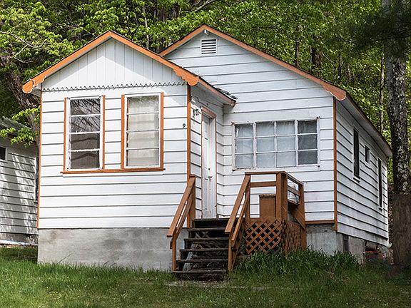 3rd image of 411 Old White Lake Tpke