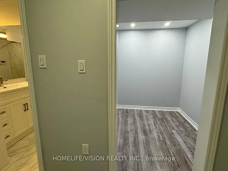 492 Raymerville Dr #BASEMENT — Photo 14