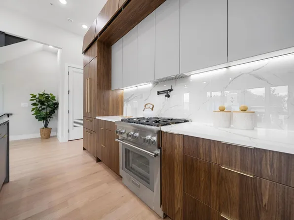 373 New York Avenue image 11 of 28