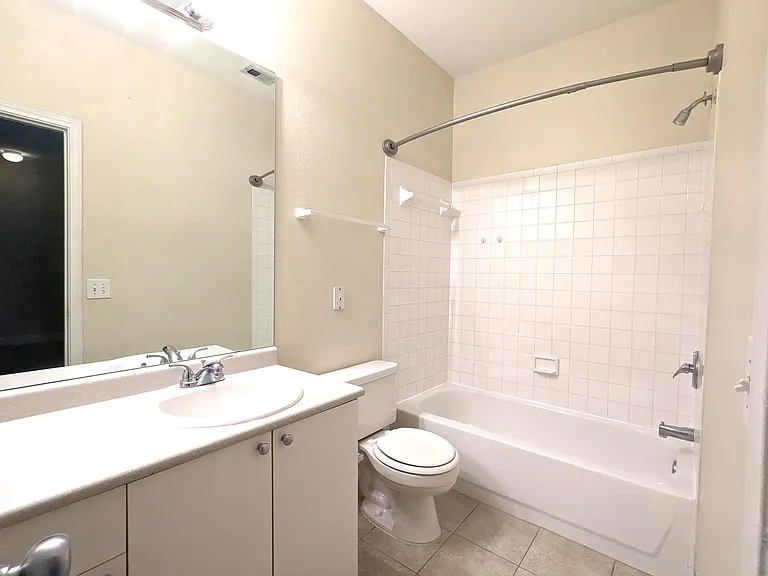 11624 Tomahawk Creek Pkwy #F — Photo 11